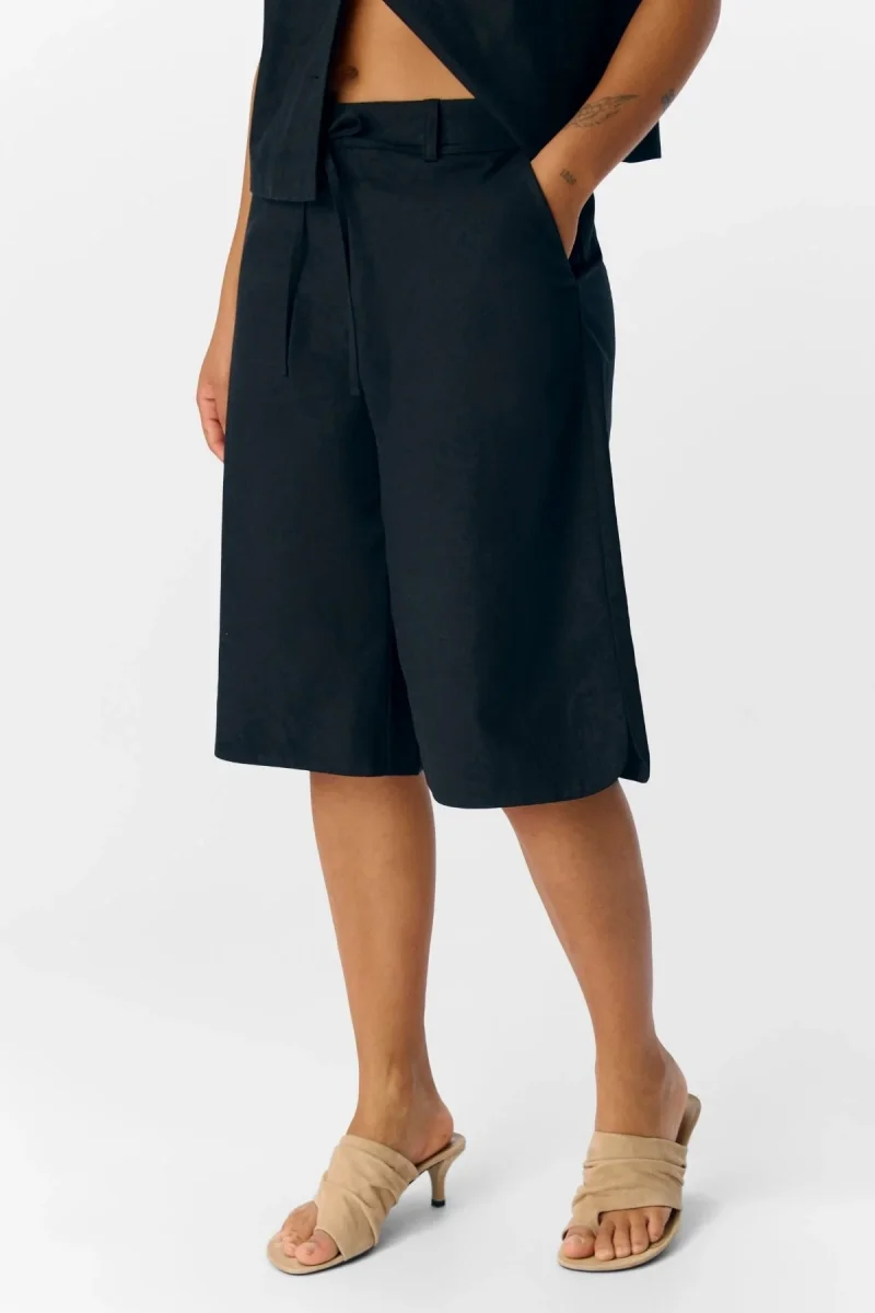Aura Bermuda Shorts - Nero - immagine 2