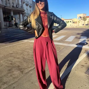 Pantaloni “Figure out ” bordeaux