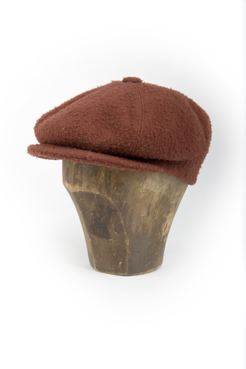 Cappello tipo “Gatsby” in panno casentino, ruggine