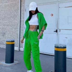 Pantalone Jogger verde con ricamo