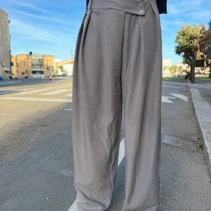 Pantaloni “Figure out” grigi