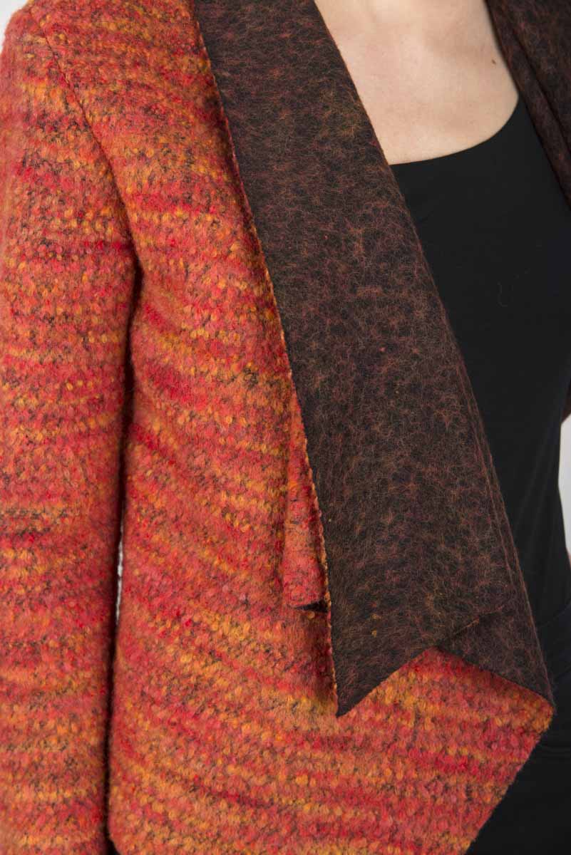 Cardigan donna rosso fiammato in lana cotta - immagine 2