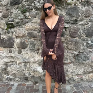 Abito “Aurora Lace” marrone