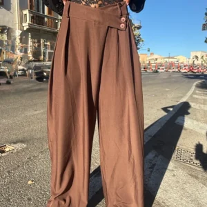 Pantaloni “Figure out” marroni