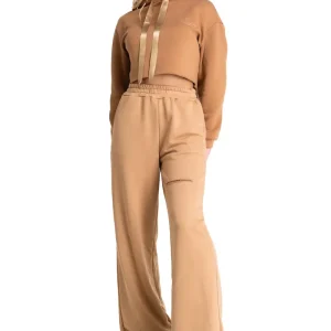 Pantalone jogger beige con gamba ampia