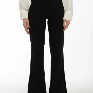 Pantalone nero a costine con spacco alla caviglia