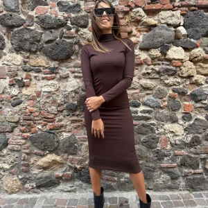 Abito “Basic Chic” marrone