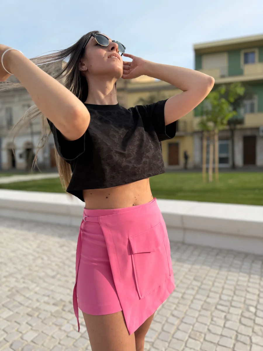 T-shirt Lumina “Little flower” nera - immagine 4