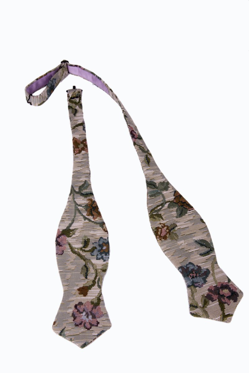 Papillon da annodare, disegno floreale, fatto a mano - immagine 4