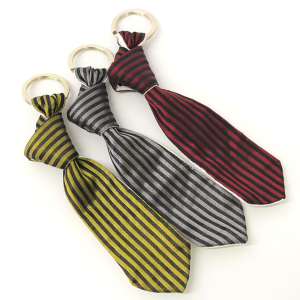 Portachiavi a forma di cravatta