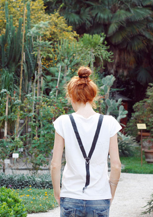 Bretelle e fiocco t-shirt artigianale dipinta a mano - immagine 5