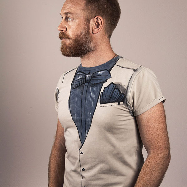 Light blue frack t-shirt dipinta a mano - immagine 2