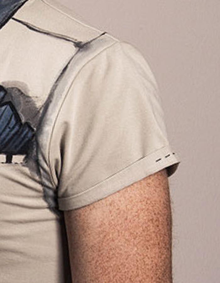 Light blue frack t-shirt dipinta a mano - immagine 5