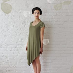 Maglia artigianale donna, top asimmetrico, pezzo unico athena