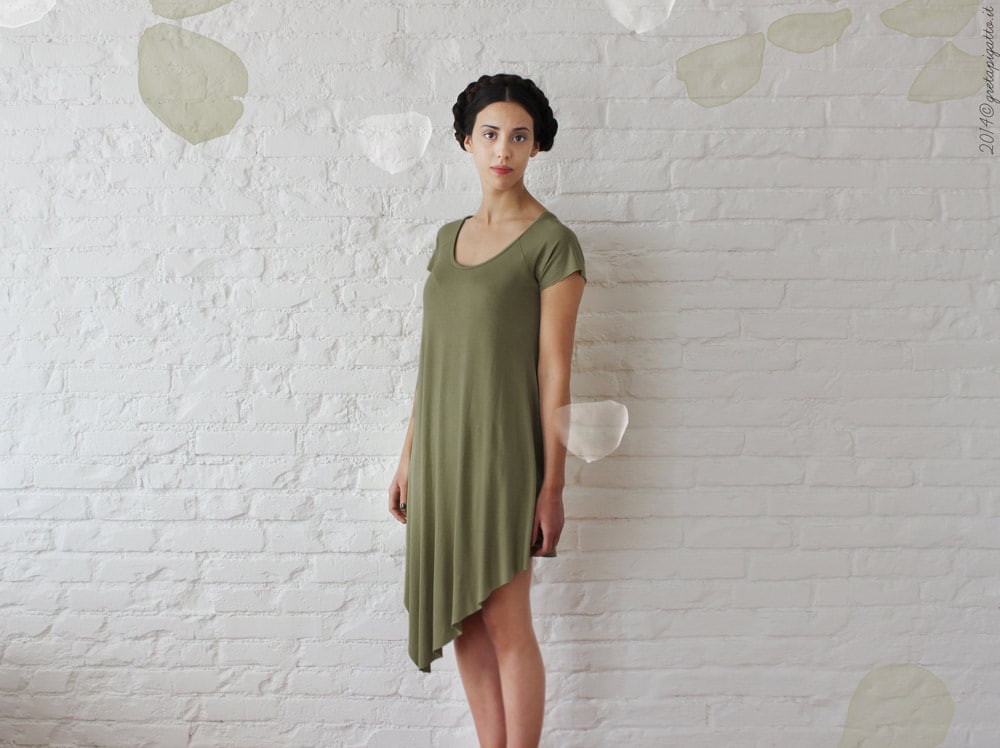 Maglia artigianale donna, top asimmetrico, pezzo unico athena - immagine 2